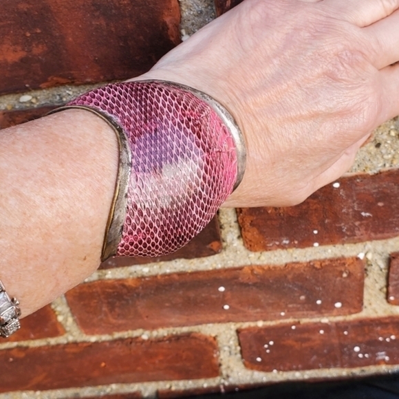 Vintage Elodia Texas Snakeskin Modernist cuff - Picture 2 of 13